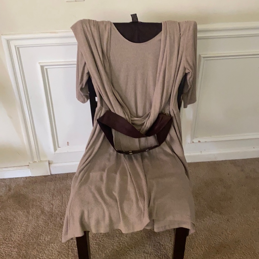 Dress with belt